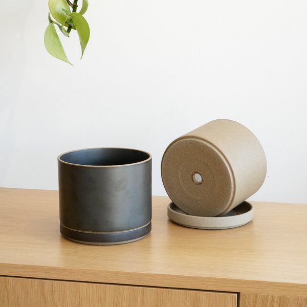 Hasami Porcelain Planter & Saucer - Natural Hasami Porcelain Planter & Saucer - Natural