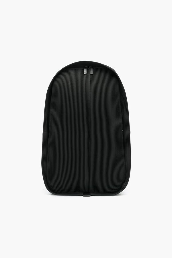 ISSEY MIYAKE Homme Plissé Pleats Day Pack - Black | Garmentory