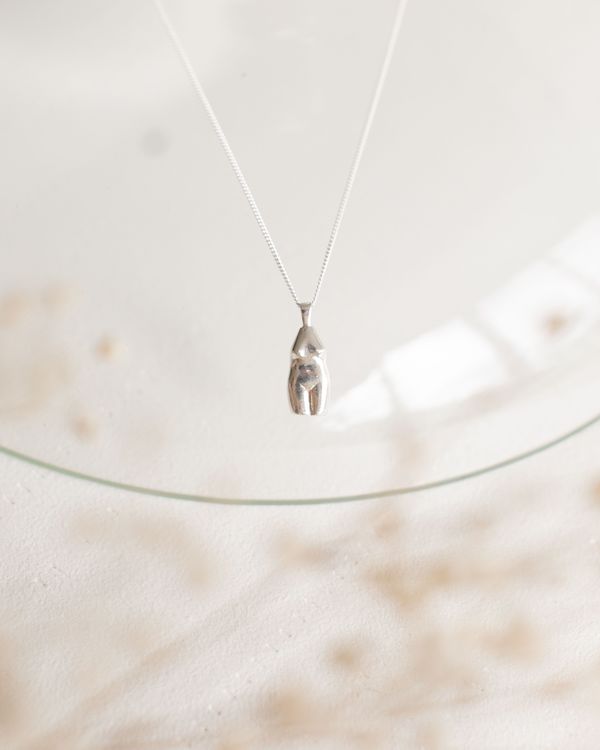 Wolf Circus Woman Vase Necklace Wolf Circus Woman Vase Necklace