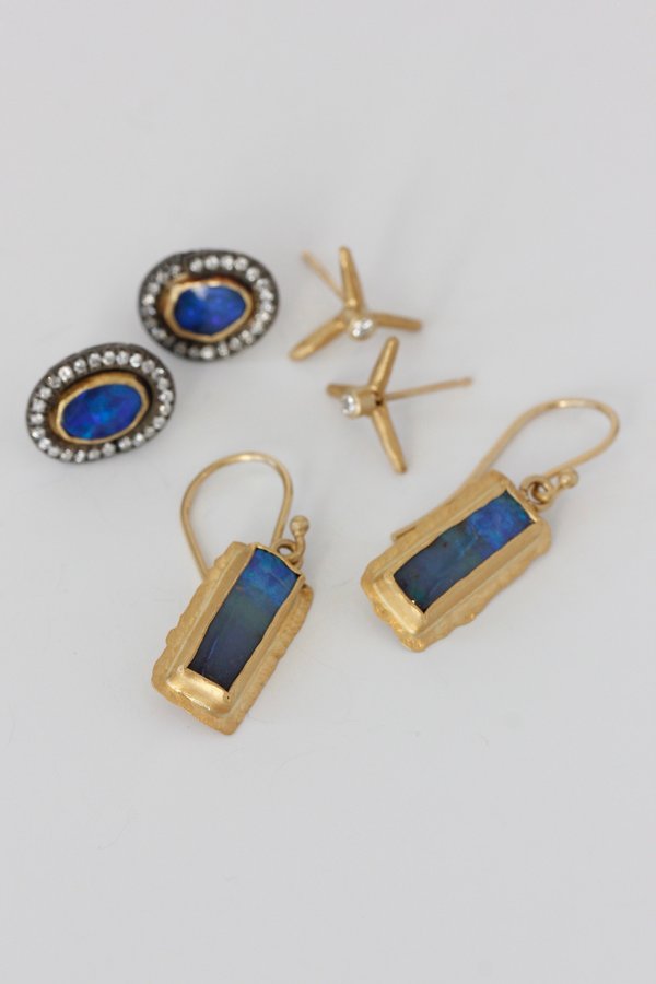 Margery Hirschey 3 Prong Medium Earring - Gold Margery Hirschey 3 Prong Medium Earring - Gold