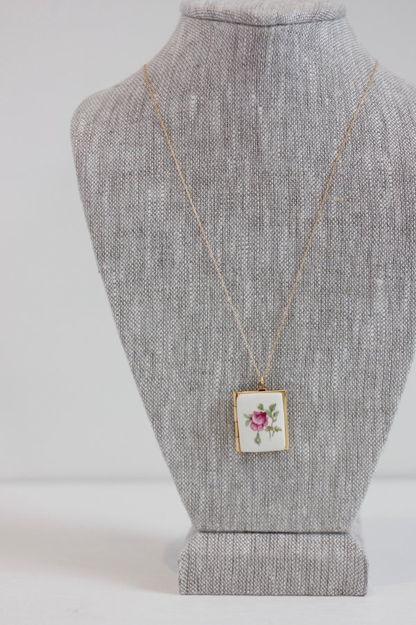 Vintage SASHA SAMUEL Brass Locket Vintage SASHA SAMUEL Brass Locket