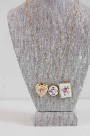 Vintage SASHA SAMUEL Brass Locket Vintage SASHA SAMUEL Brass Locket