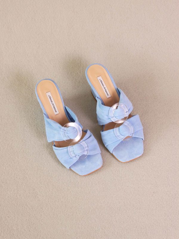About Arianne Valentina Wedge About Arianne Valentina Wedge