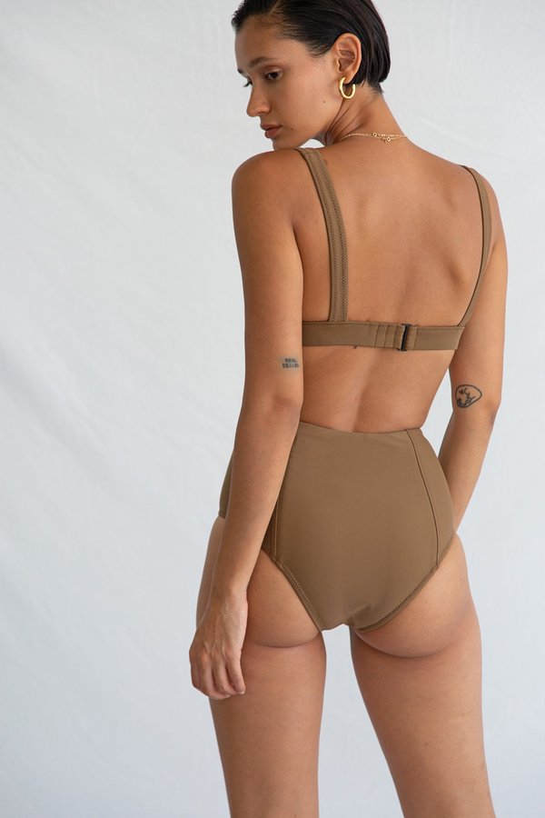 Galamaar Neeve Contour Top - tan Galamaar Neeve Contour Top - tan