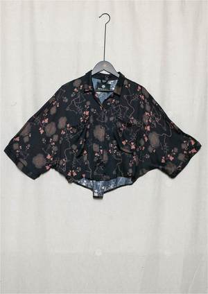 Berenik Wide Sleeves Rayon Short Blouse - Black/Rust Berenik Wide Sleeves Rayon Short Blouse - Black/Rust