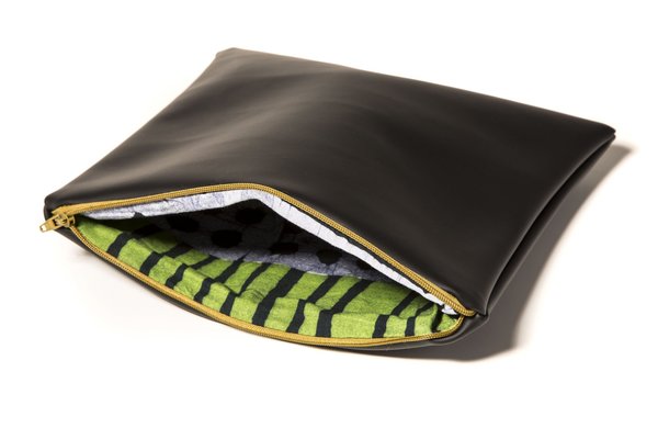 Fashion Rising Collection Vegan Leather Hand-Batik Medium Carry All - Black/Green Aggie Print Fashion Rising Collection Vegan Leather Hand-Batik Medium Carry All - Black/Green Aggie Print