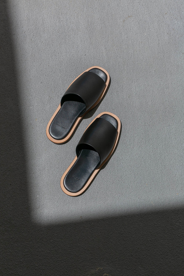BUILDING BLOCK ISSEI SLIDE - BLACK BUILDING BLOCK ISSEI SLIDE - BLACK