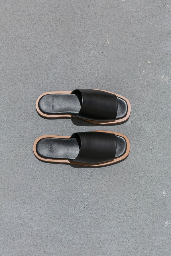 BUILDING BLOCK ISSEI SLIDE - BLACK BUILDING BLOCK ISSEI SLIDE - BLACK