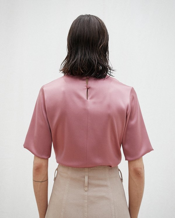 Nanushka KADEN Satin tee - Rose Nanushka KADEN Satin tee - Rose