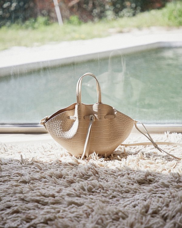 Nanushka MINI LYNNE Convertible bag with drawsting - Creme