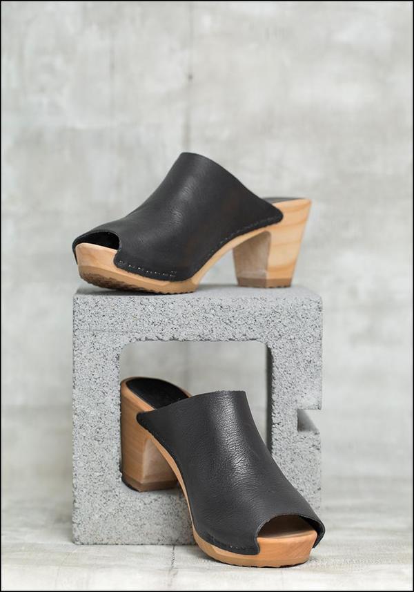 Bosabo Leather Peep Toe Clog Mule black Garmentory
