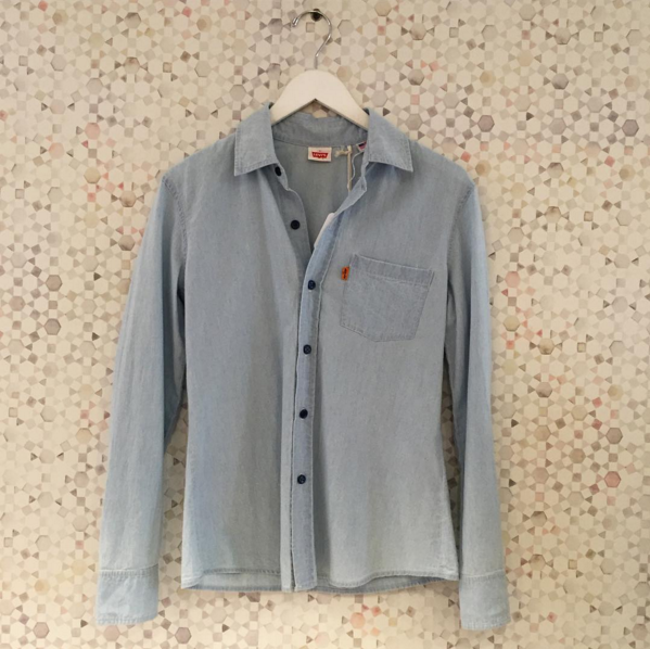 Darling Vintage Levi's Button Up Chambray Top Darling Vintage Levi's Button Up Chambray Top