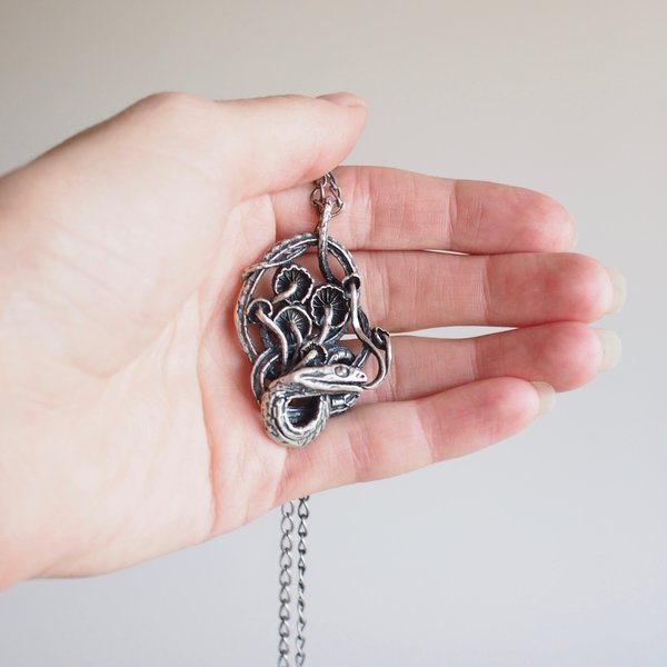 Theeth Snake and Mushroom Necklace - Silver Theeth Snake and Mushroom Necklace - Silver