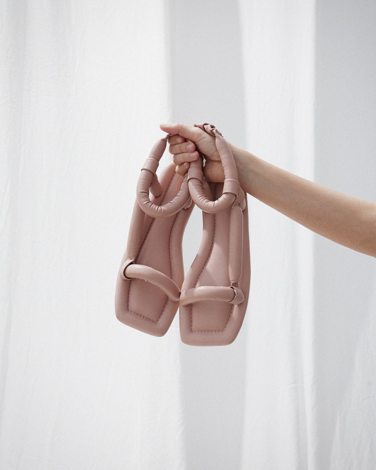 YOLA Puffed shape flat sandals Rose Garmentory