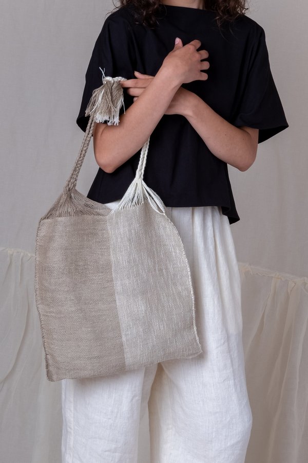 Marta Buda TWO TONE WARP BAG - IVORY/GRAVEL Marta Buda TWO TONE WARP BAG - IVORY/GRAVEL