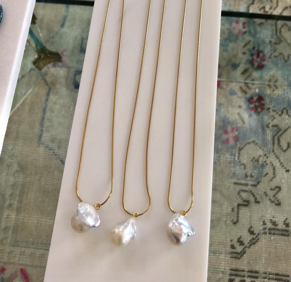 Machete Baroque Pearl Necklace 14K Gold Garmentory