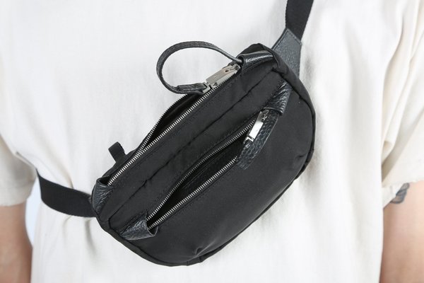 1017 Alyx 9Sm Small Waist Pouch - Black | Garmentory