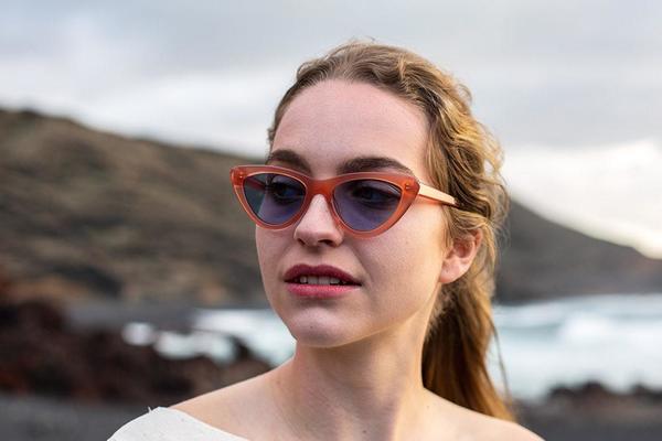 The Noces Meria Sunglasses - Coral Pink The Noces Meria Sunglasses - Coral Pink