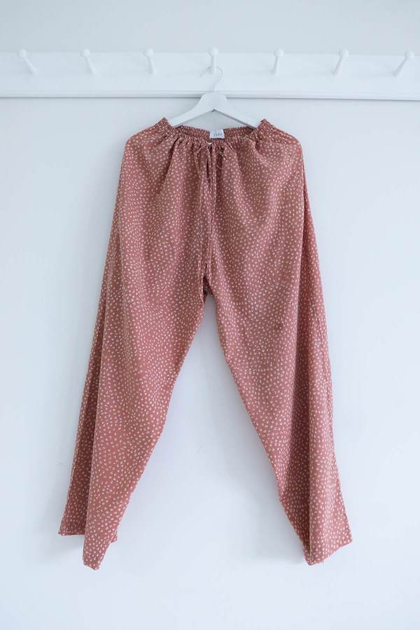 Karu Scrub Pants - Dusty Pink Clay Print Karu Scrub Pants - Dusty Pink Clay Print