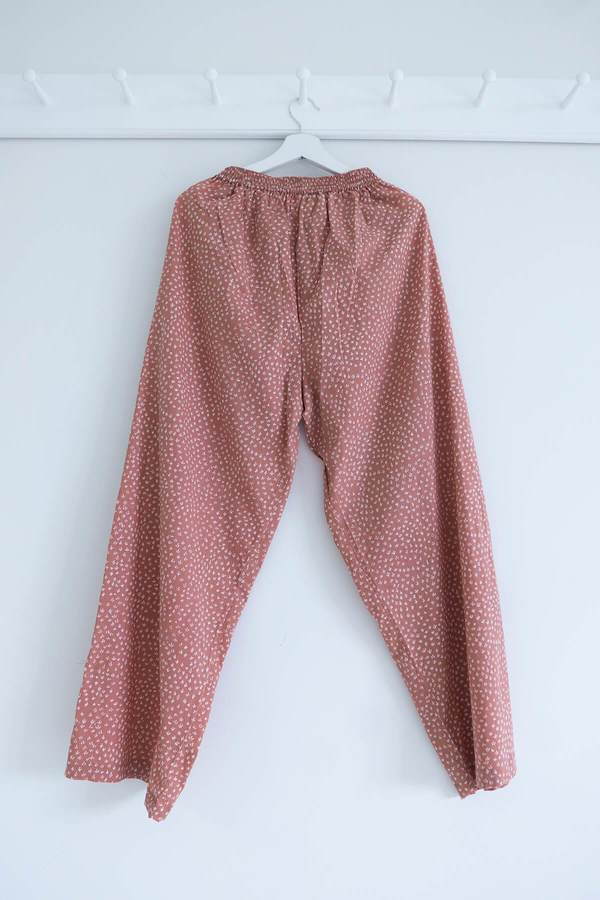 Karu Scrub Pants - Dusty Pink Clay Print Karu Scrub Pants - Dusty Pink Clay Print
