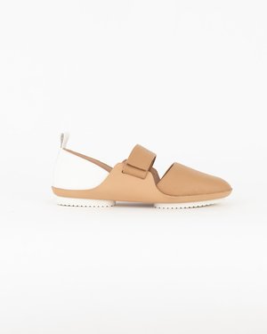 United Nude Lilt Pump Flats - Beige United Nude Lilt Pump Flats - Beige