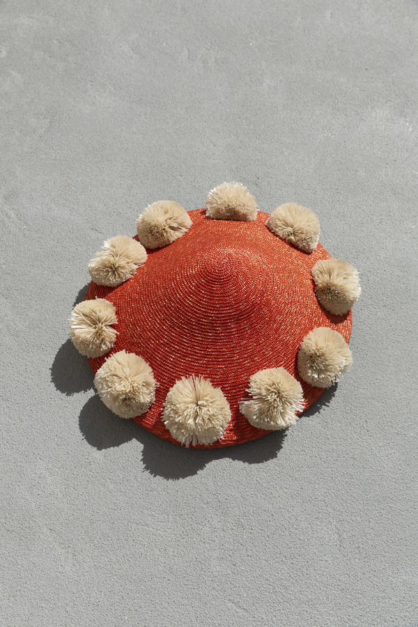 SAMUJI POM POM HAT - CORAL/ECRU SAMUJI POM POM HAT - CORAL/ECRU