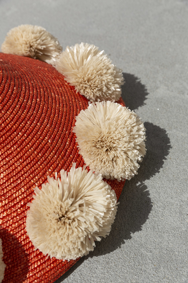 SAMUJI POM POM HAT - CORAL/ECRU SAMUJI POM POM HAT - CORAL/ECRU