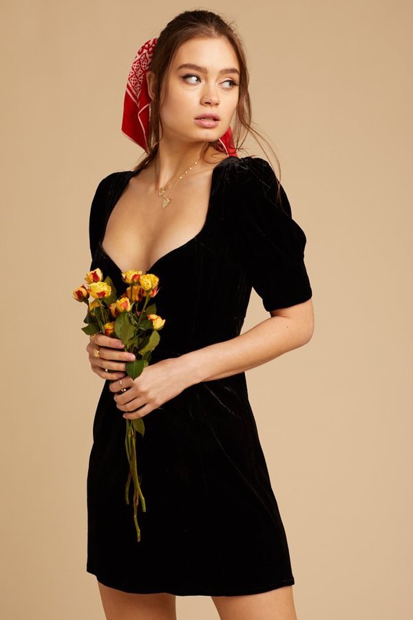 for love and lemons viva velvet mini dress For Love & Lemons