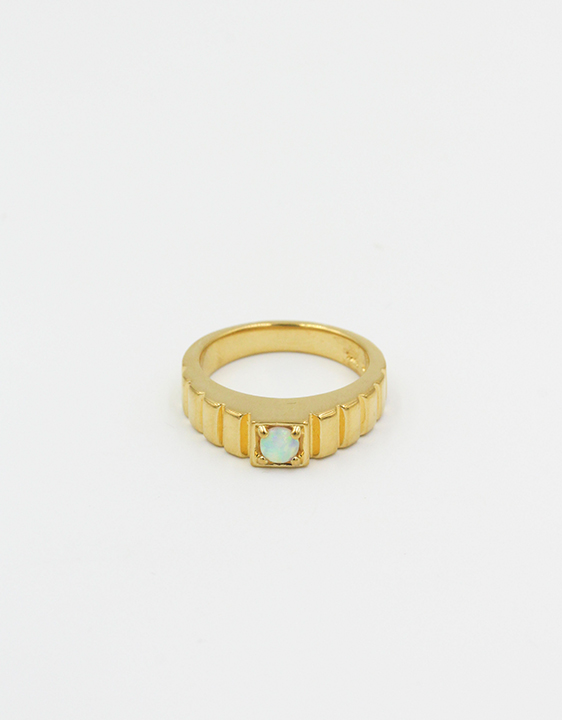 Tuza Pyramid Opal Prong Set Ring Tuza Pyramid Opal Prong Set Ring