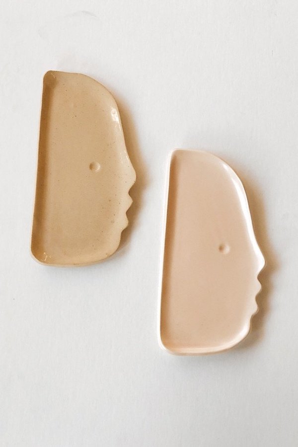 Yiyi Folk Face Plate - Peach Yiyi Folk Face Plate - Peach