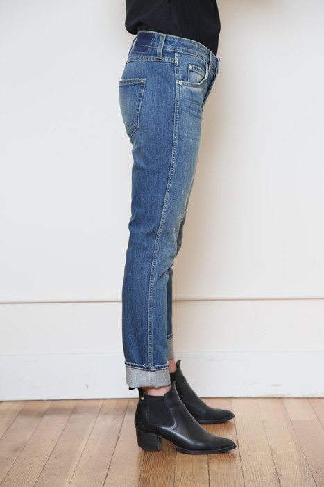 amo tomboy denim in dive bar amo tomboy denim in dive bar