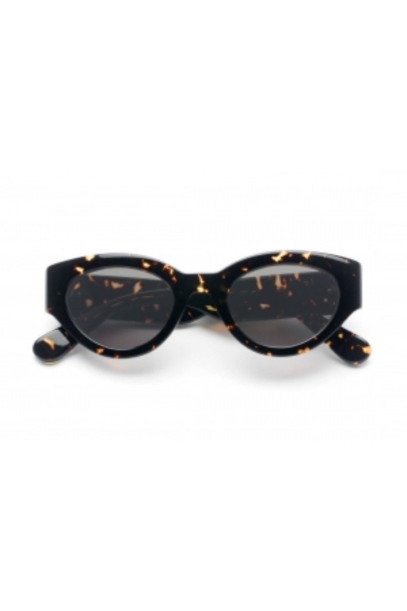 Wonderland Bombay Beach Sunglasses - Tortoise | Garmentory display picture 2