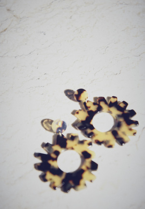 Après Ski Girasol Earrings - Tortoiseshell/Gold plated Après Ski Girasol Earrings - Tortoiseshell/Gold plated