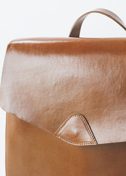 Vere Verto - Macta in Brown Vere Verto - Macta in Brown