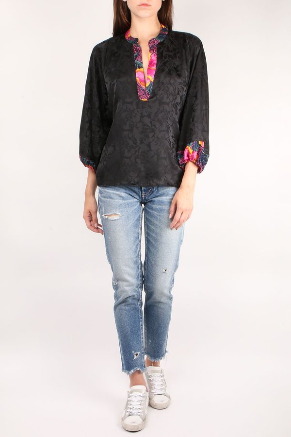 Warm Love Street Blouse - Black Warm Love Street Blouse - Black