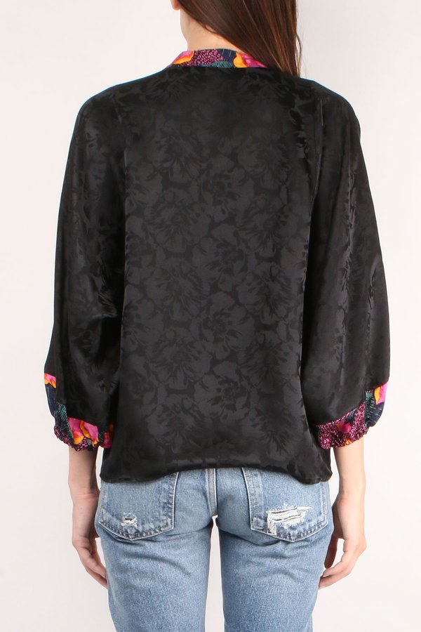 Warm Love Street Blouse - Black Warm Love Street Blouse - Black