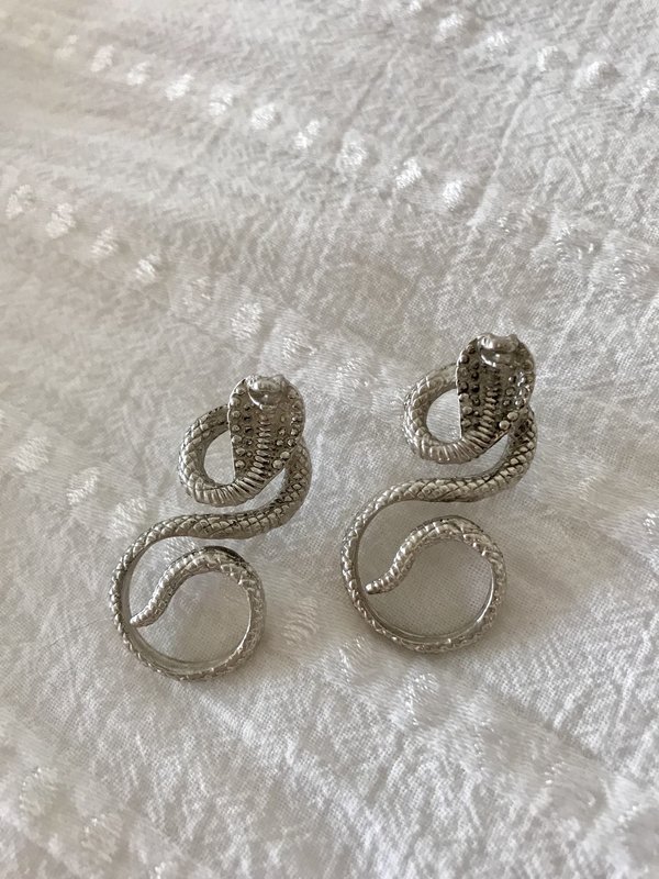 BEFORE MARCH Royal serpent studs - silver BEFORE MARCH Royal serpent studs - silver