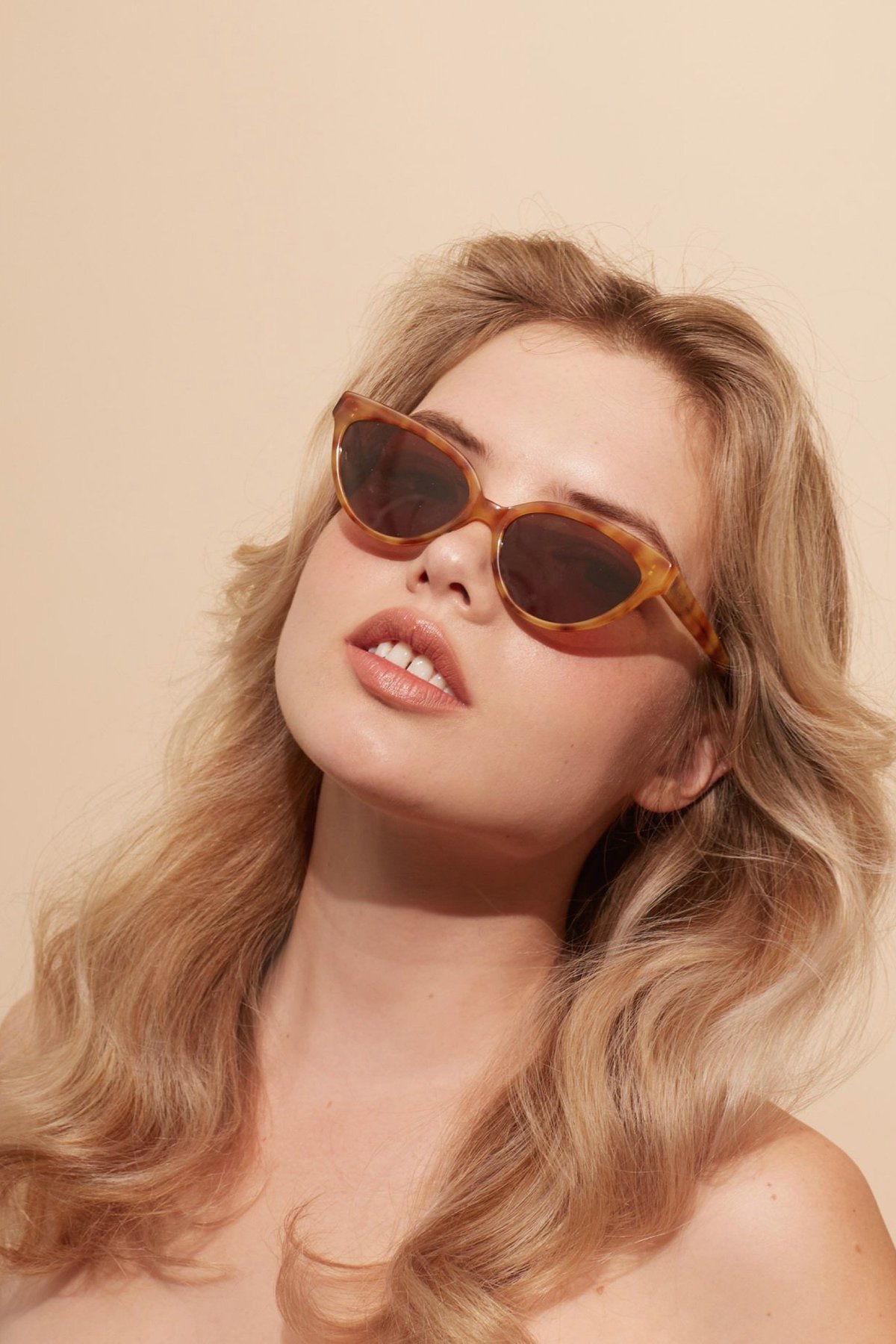 Velvet Canyon Beat Generation Sunglasses - Amber Tortoise  display picture 2
