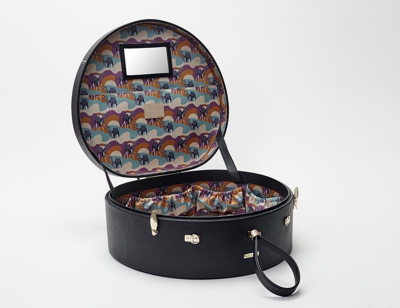 FREYA Poppy Travel Hat Box Black on Garmentory