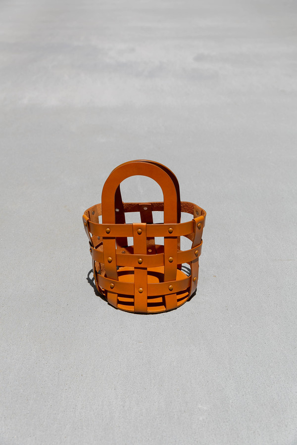 BUILDING BLOCK SMALL WOVEN BASKET - CHESTNUT BUILDING BLOCK SMALL WOVEN BASKET - CHESTNUT
