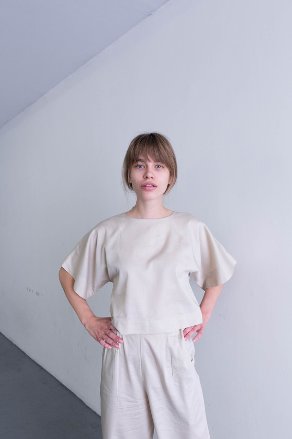 BLACK CRANE PETAL TOP - CREAM BLACK CRANE PETAL TOP - CREAM