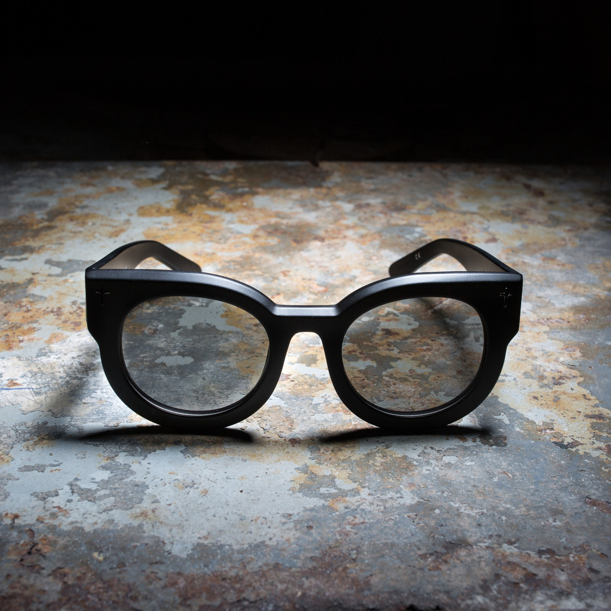 Valley Eyewear, Wolves in Matte Black Valley - The  main image 3