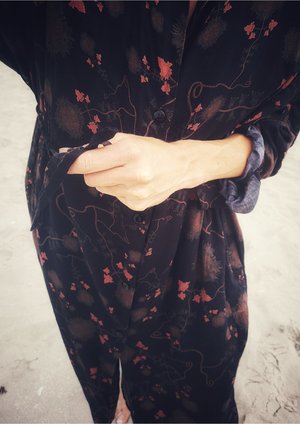 Berenik RAYON LONG SUMMER DRESS/COAT - printed black/rust Berenik RAYON LONG SUMMER DRESS/COAT - printed black/rust