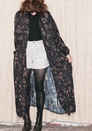 Berenik RAYON LONG SUMMER DRESS/COAT - printed black/rust Berenik RAYON LONG SUMMER DRESS/COAT - printed black/rust