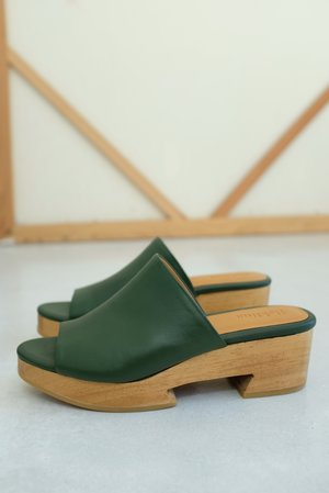 Beklina Tétouan Clog - dark biophilia Beklina Tétouan Clog - dark biophilia