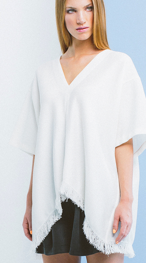 Obakki V-Neck Manteau with Fringe Obakki V-Neck Manteau with Fringe