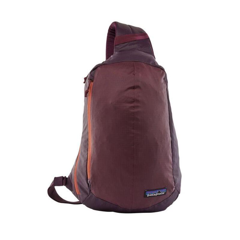patagonia black hole with wheels deep plum Duffel Bag 70L 49347 DPM FA19 The Patagonia 70L Black Hole Wheeled Duffel Bag is made of burly recycled polyester ripstop with a matte Unisex Travel Bag Patagonia Black