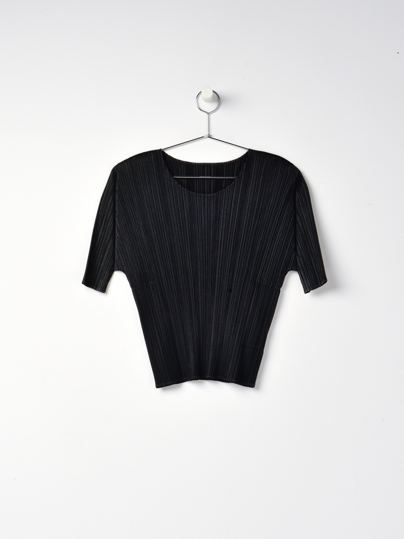 トップス ISSEY MIYAKE Issey Miyake Chiffon Twist Plissé Shirt | Saks Fifth Avenue