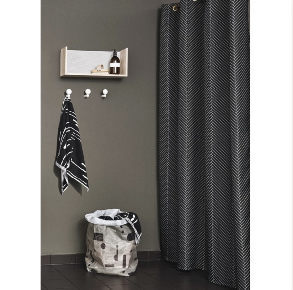 OYOY Puun Bath Towel - Black/White OYOY Puun Bath Towel - Black/White