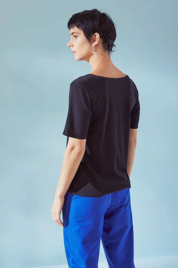 Kowtow V Tee Kowtow V Tee